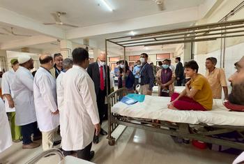UN human rights chief Volker Türk visiting the Nitol Hospital in Bangladesh, where students received treatment after being shot while participating in last summer's anti-government protests.