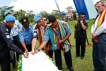 A ceremony is held marking the official hand-over of policing responsibilities from the UN Integrated Mission in Timor-Leste (UNMIT) to the Polícia Nacional de Timor-Leste (PNTL) in Ainaro District.